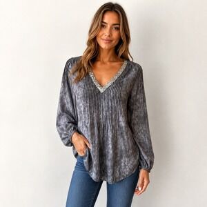 Knox Rose Womens Top Blouse Sz M Sequin V-Neck Long Sleeve Gray Pintuck Detail